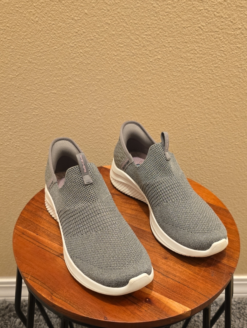 SKETCHERS SLIP-INS / SIZE 8 / GRAY ULTRA FLEX 3.0 - SMOOTH STEP